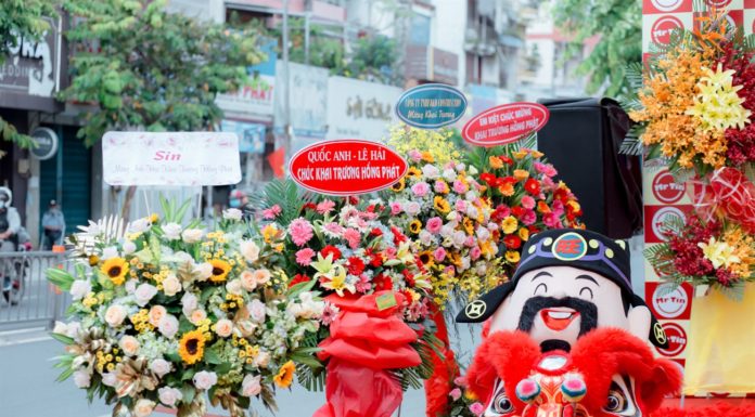 Discovering the Best Present for Opening Events to Bring Luck and Prosperity