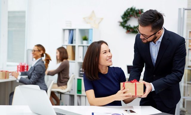 Year-End Gifts to Express Gratitude for Employees