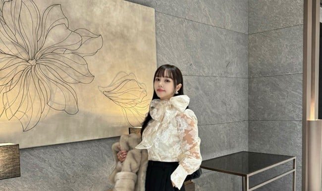 Chic Black and White Outfit Ideas to Elevate Your Lunar New Year Style