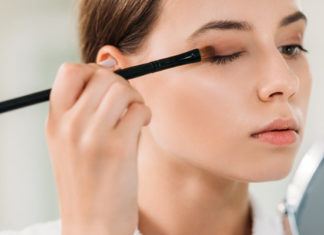 Common Makeup Mistakes Women in Their 40s Often Make
