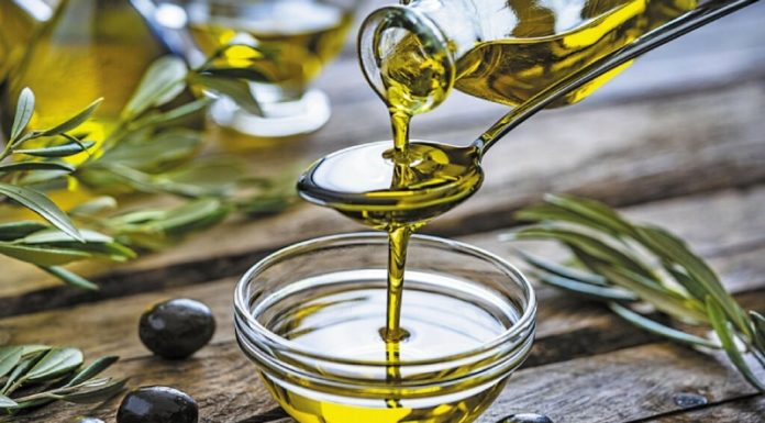 Treating Cracked Heels With Olive Oil