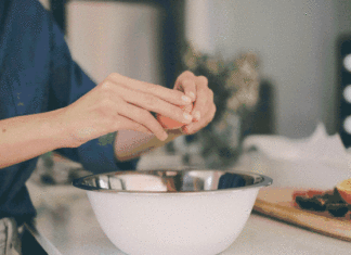 Easily Determine the Quality of Chicken Eggs with Just One Toothpick!