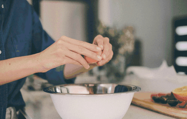 Easily Determine the Quality of Chicken Eggs with Just One Toothpick!