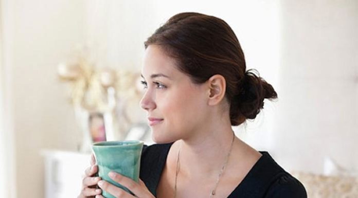 Drinking Hot Water for Healthy Skin and Shiny Hair