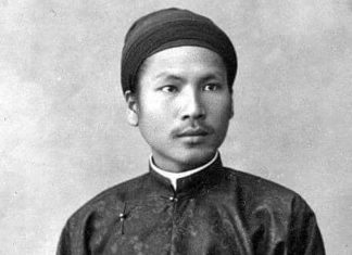 The only king in Vietnam who lived in exile in Africa for 56 years, his African wife was who?