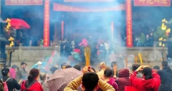 “Don’t borrow these 3 things, borrowing will shatter them”, what are these 3 things?