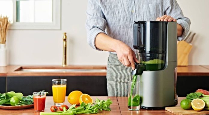 4 Essential Tips for Long-Lasting Fruit Juicers