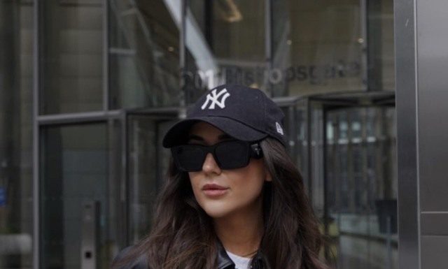 The Perfect Jacket Choice for Unpredictable Weather Days – Highly Recommended by Fashionable Youth