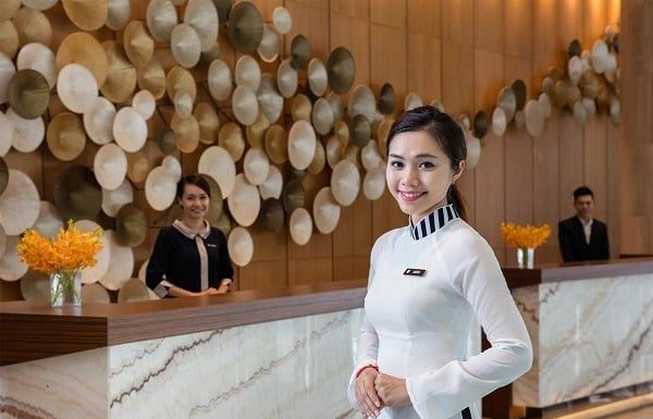 “3 Magic Phrases to Say to the Front Desk When Checking into a Hotel”