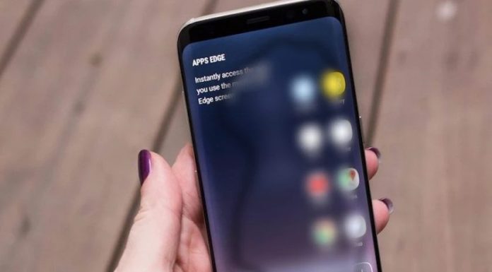 What causes the screen of a phone to have blurry colors? How can it be fixed?