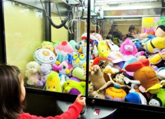 How to win a claw machine every time without anyone telling you