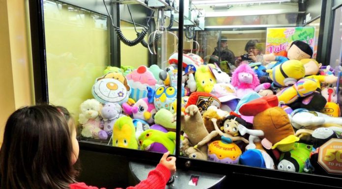 How to win a claw machine every time without anyone telling you