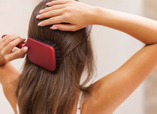 Know these benefits of brushing your hair before bed and you’ll do it every day