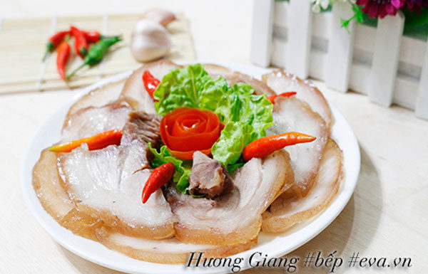 Extra Step After Boiling Pig’s Feet for a Crunchy and Irresistible Taste