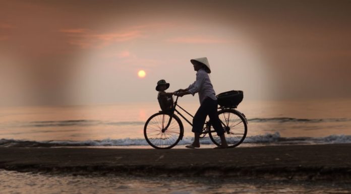 Don’t complain to your children if you want a happy family, no matter how hard life is