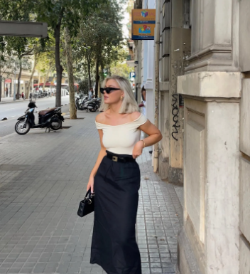 Refresh your autumn style with a romantic and whimsical skirt