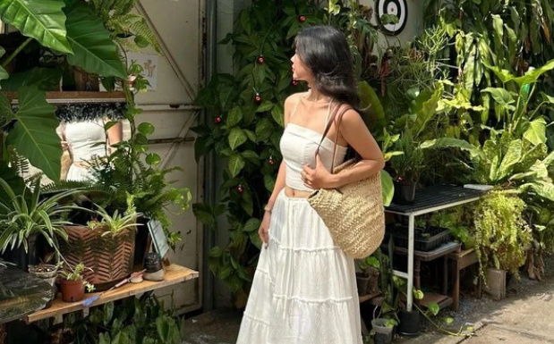 White skirts are taking over the fashion scene, from the runway to the streets, with stylish combinations.