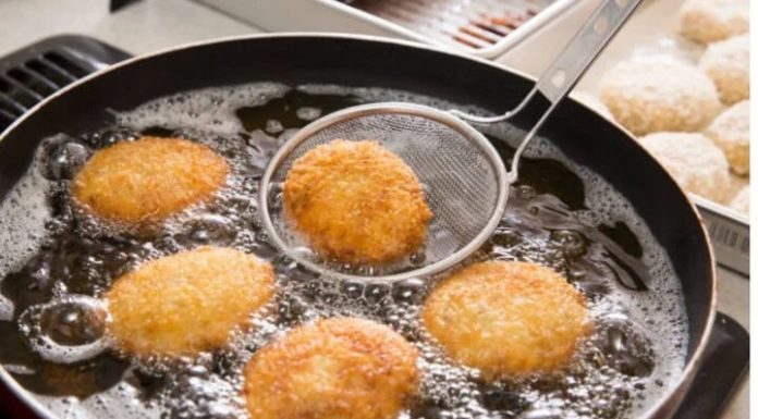 Secrets to Deep-Frying Food Without Splattering Oil