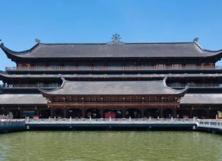 Ancient Temple: Over 1000 Years Old, Located in a Unique ‘Mountain-Facing, Lake-Backed’ Position