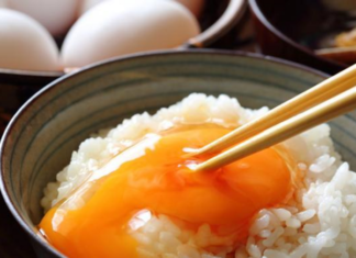 Should I Mix Rice with Egg Before Frying?