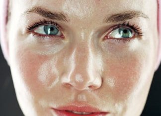 Simple tips to reduce oily skin like a pro