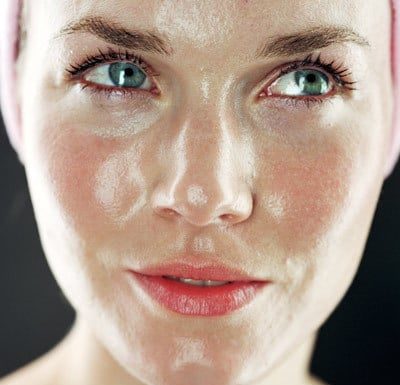 Simple tips to reduce oily skin like a pro