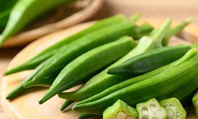 “Affordable and Delicious: Discover the Hidden Benefits of Green Ginseng, the Notoriously Slimy Fruit, Perfect for Cooking with Shrimp”