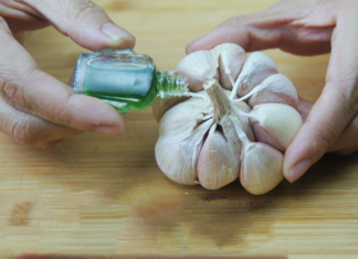 Amazing Benefits of Using a Few Drops of Essential Oil on Garlic: Everyone’s Favorite, Save Lots of Money