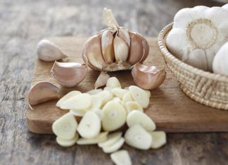 Highly Effective Garlic Method to Get Rid of Mosquitoes