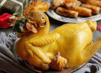 Chicken offering on the ancestral altar: Properly positioning for fortune or misfortune? A common mistake made by many households resulting in bad luck.