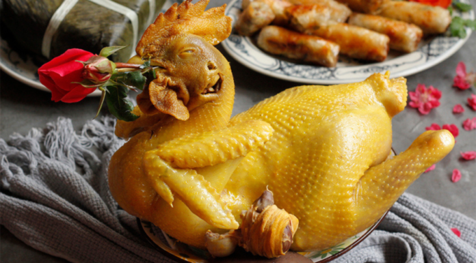 Chicken offering on the ancestral altar: Properly positioning for fortune or misfortune? A common mistake made by many households resulting in bad luck.