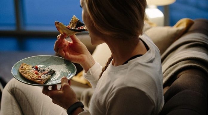 8 Evening Habits That Will Cause Uncontrolled Weight Gain