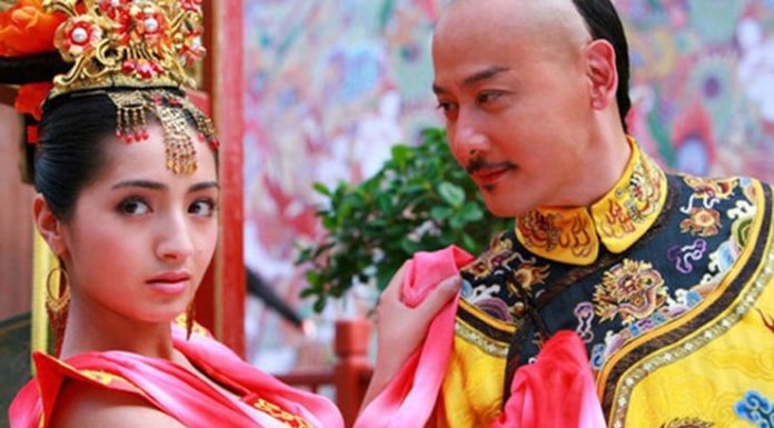 Why is Ham Huong beautiful like a flower, with a captivating fragrance, only allowed to be “adorned” by the king once?