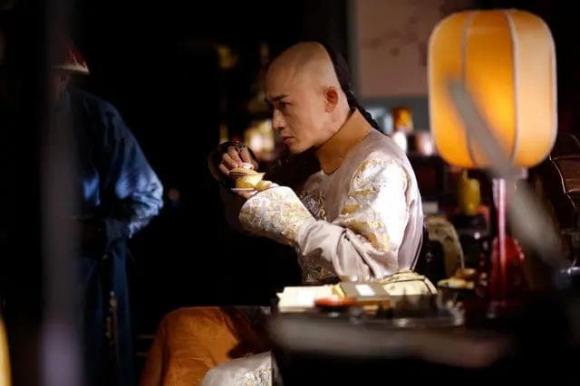 Ancient emperors and their bathroom etiquette: Rules so strict that even servants trembled