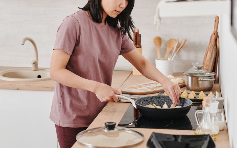 Saving Money: Uncover the Japanese Secrets to Financial Savviness