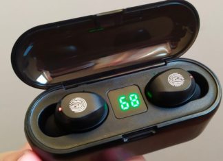A guide to safely and effectively charging Bluetooth earphones, ensuring battery longevity