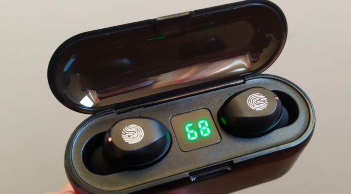 A guide to safely and effectively charging Bluetooth earphones, ensuring battery longevity
