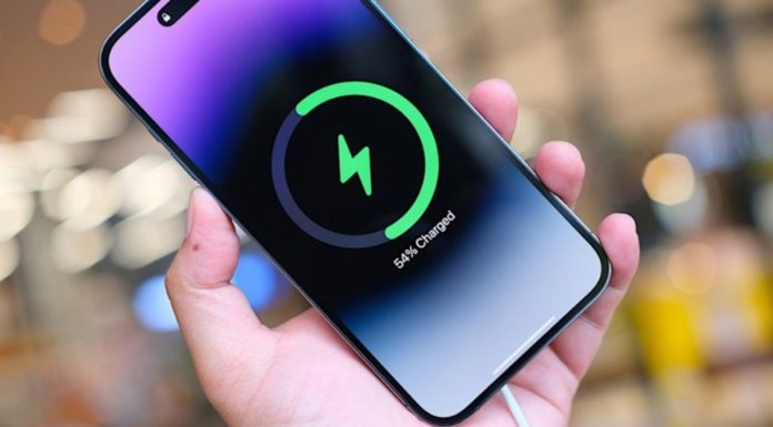 What causes the iPhone to shut down while there is still battery? Effective troubleshooting methods.