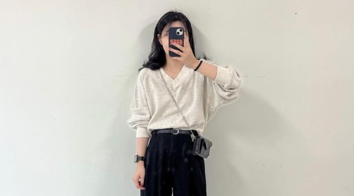 Korean Girl Tastefully Combines 2 Classic Straight-Leg Pants Styles, Effortlessly Enhancing Her Figure While Achieving Various Style Combinations