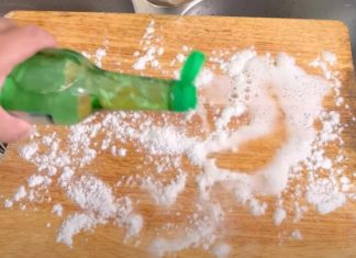 “This water soak can remove mold from cutting boards, leaving them fresh and odorless, with no bacteria”