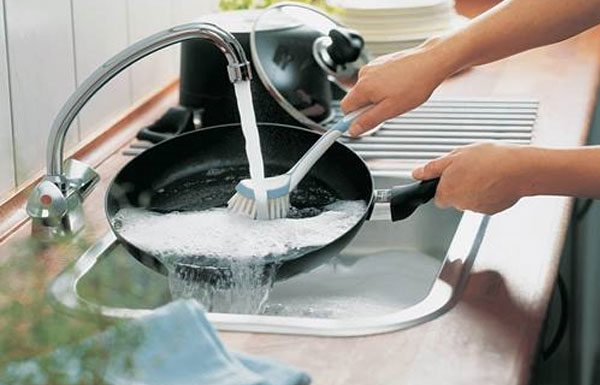 Simple and Effective Tips to Polish Burnt Pots and Pans