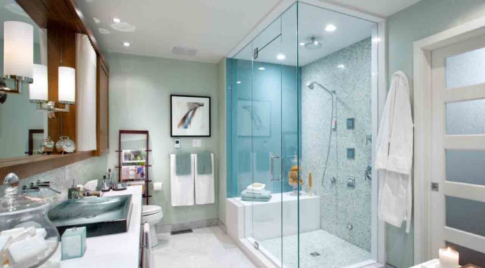 Why do hotel bathrooms usually use transparent glass? Turns out there’s a special purpose.