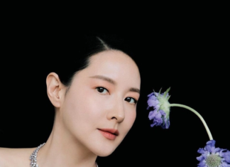 “Flawless Beauty” Lee Young Ae maximizes her time going makeup-free as the best way to take care of her skin.