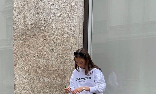 “Rise again: Thick and trendy legging pants dominating the streetstyle of fashionable ladies”