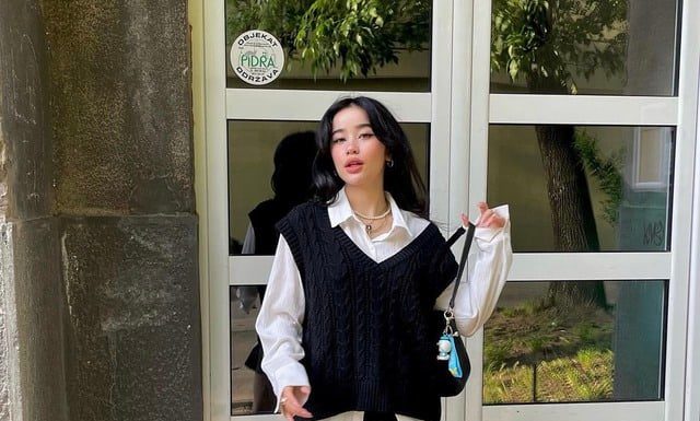 Do you own any loafers? Get one now for their stylishness all year round, matching with countless outfits.