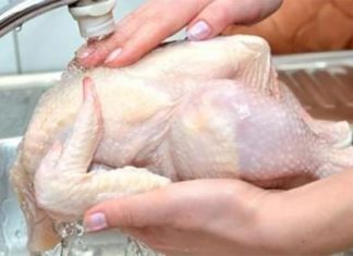 Boiled Chicken with Coconut Water: This Type of Water Makes the Chicken Sweet, Crispy Skin, and Fragrantly Delicious