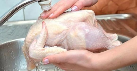 Boiled Chicken with Coconut Water: This Type of Water Makes the Chicken Sweet, Crispy Skin, and Fragrantly Delicious