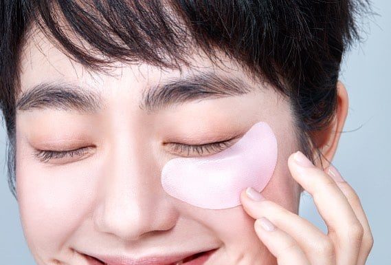 5 essential rules to remember when applying eye masks to banish dark circles