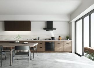 When turning on the exhaust fan, should you open or close the room door? Surprisingly, many people are doing it wrong.