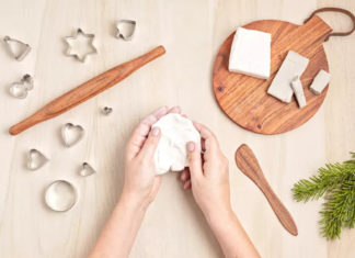 Tips for keeping your home smelling festive all year round